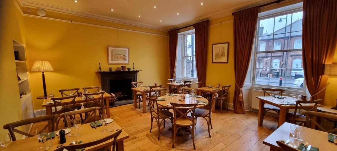Buccleuch And Queensberry Arms Hotel Thornhill  Exteriér fotografie
